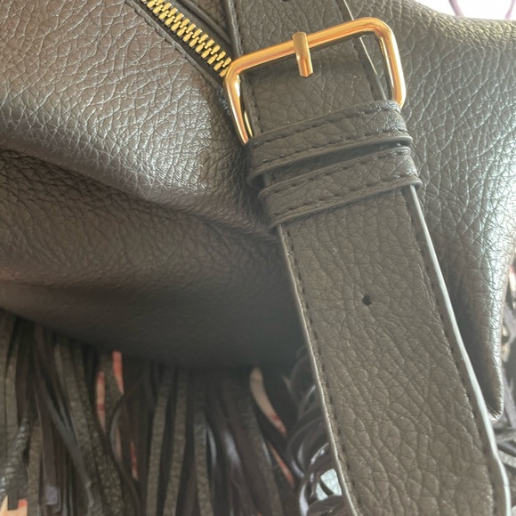 Sleek Black Soft Faux Leather Fringed Zip Adjustable Strap Pocket Boho Bag - Picture 5 of 6